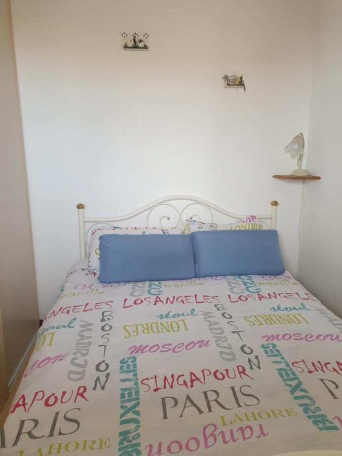 Appt 2 Ou 4 Personnes Avec Piscine, Tennis Et Parking Prive Флёри Экстерьер фото