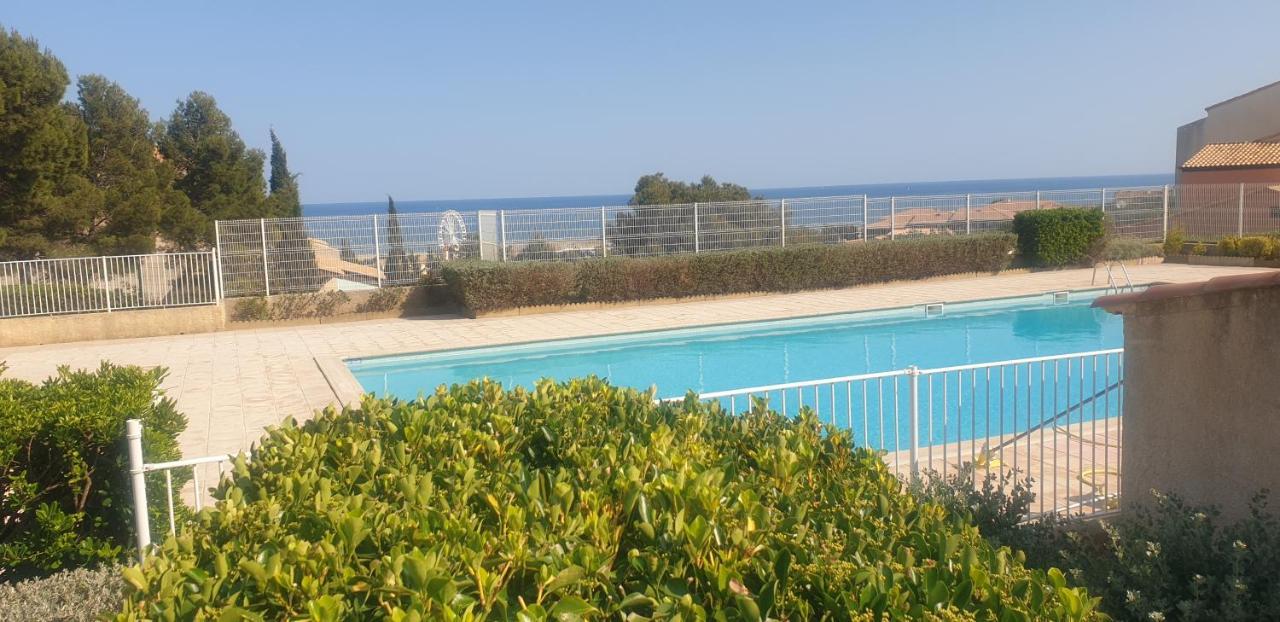 Appt 2 Ou 4 Personnes Avec Piscine, Tennis Et Parking Prive Флёри Экстерьер фото