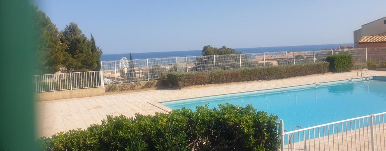 Appt 2 Ou 4 Personnes Avec Piscine, Tennis Et Parking Prive Флёри Экстерьер фото