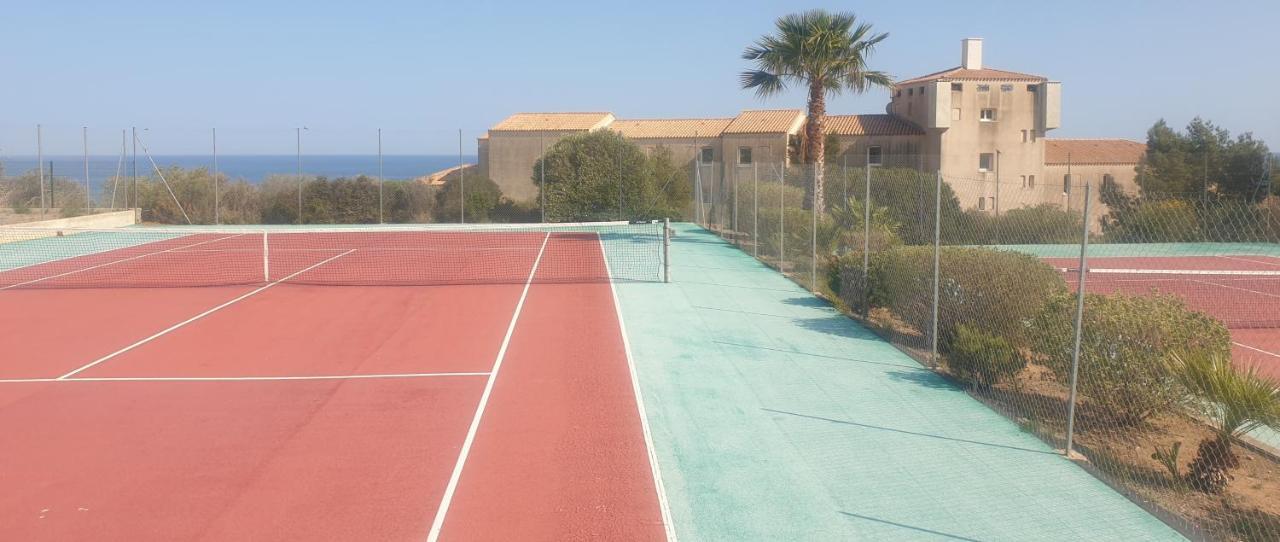 Appt 2 Ou 4 Personnes Avec Piscine, Tennis Et Parking Prive Флёри Экстерьер фото