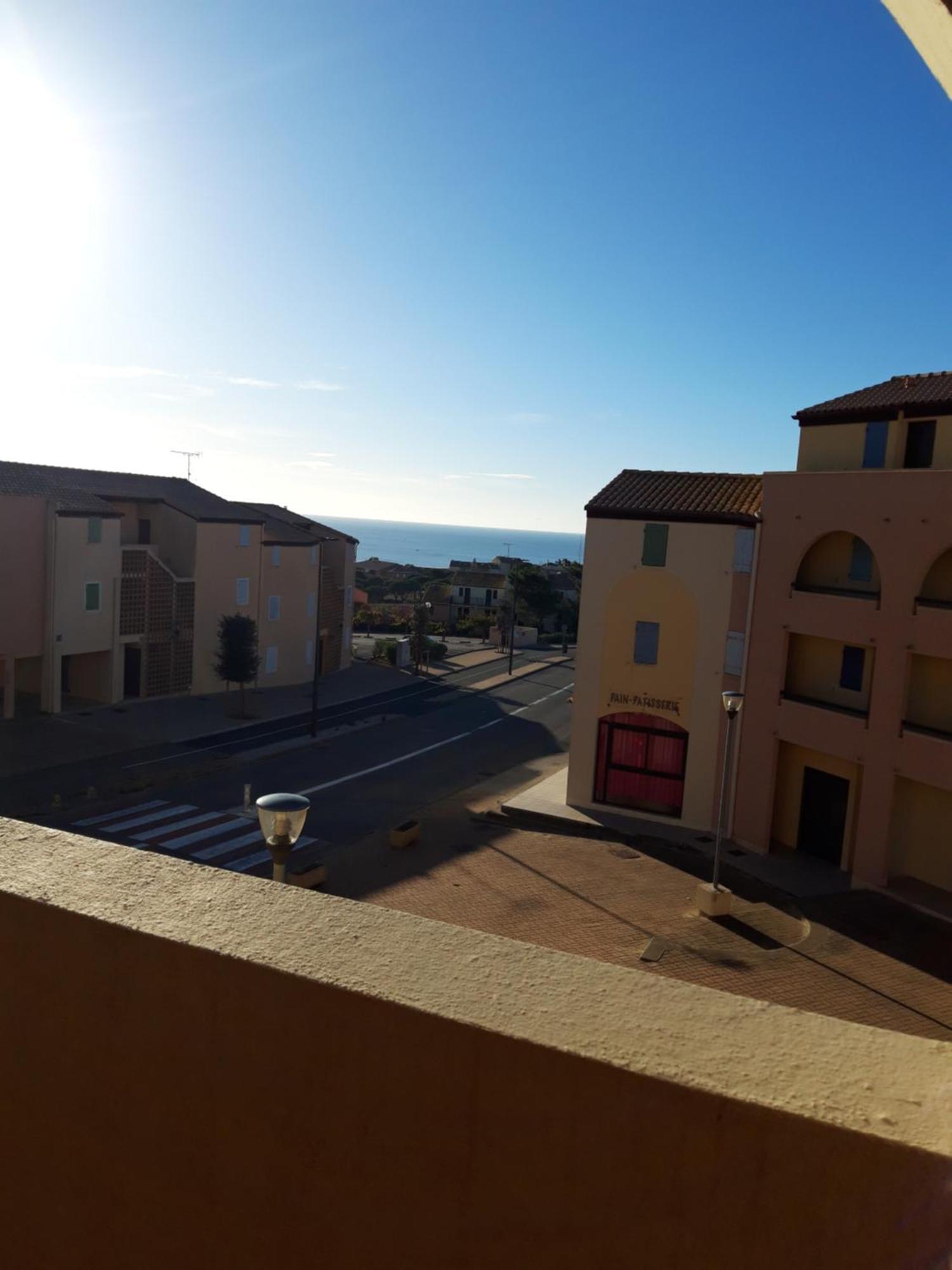 Appt 2 Ou 4 Personnes Avec Piscine, Tennis Et Parking Prive Флёри Экстерьер фото