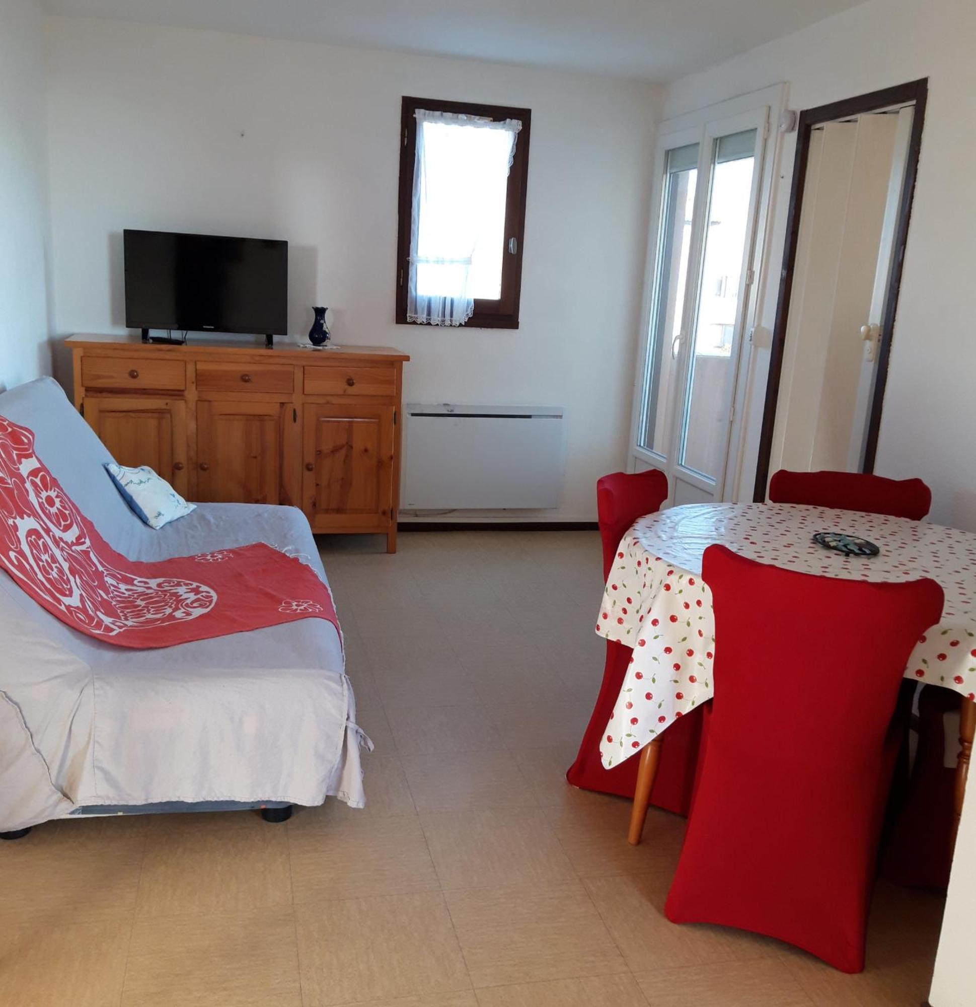 Appt 2 Ou 4 Personnes Avec Piscine, Tennis Et Parking Prive Флёри Экстерьер фото