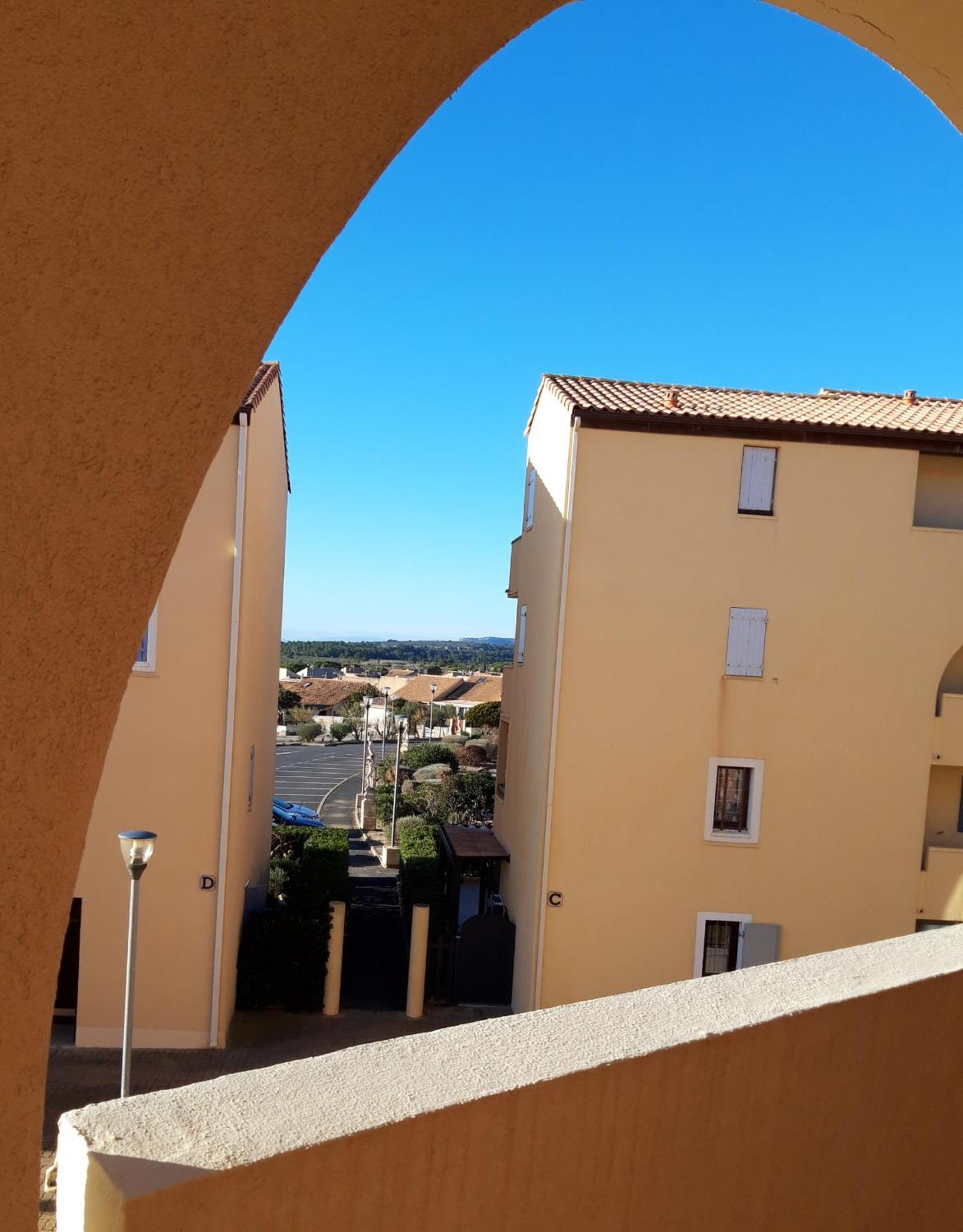 Appt 2 Ou 4 Personnes Avec Piscine, Tennis Et Parking Prive Флёри Экстерьер фото